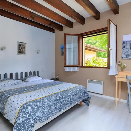 A La Landaise Villa