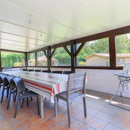 A La Landaise Villa